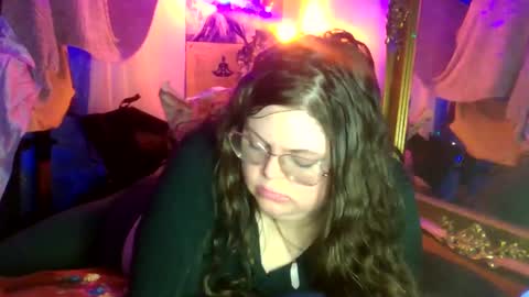 Snapshot of siofra chatting on 09.20.25 Siofra online show from 09.20.25