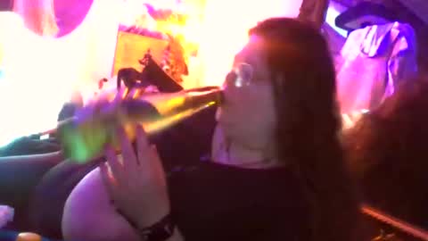 Snapshot of siofra chatting on 09.22.25 Siofra online show from 09.22.25