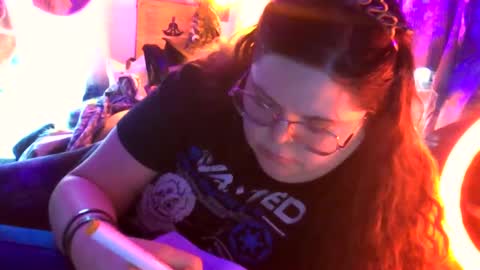 Snapshot of siofra chatting on 09.23.25 Siofra online show from 09.23.25