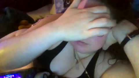 Snapshot of siofra chatting on 10.14.25 Siofra online show from 10.14.25