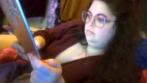 Snapshot of siofra chatting on 10.14.25 Siofra online show from 10.14.25