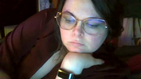 Snapshot of siofra chatting on 10.15.25 Siofra online show from 10.15.25