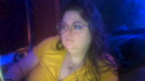 Snapshot of siofra chatting on 10.26.25 Siofra online show from 10.26.25