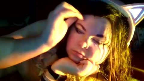 Snapshot of siofra chatting on 10.31.25 Siofra online show from 10.31.25