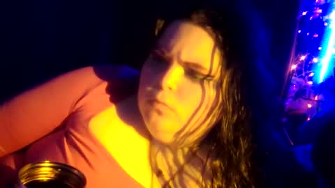 Snapshot of siofra chatting on 11.14.25 Siofra online show from 11.14.25