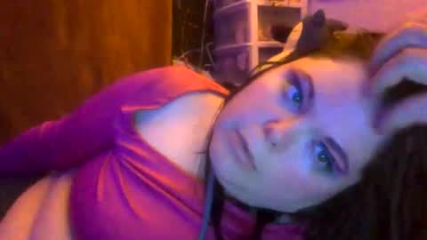 Snapshot of siofra chatting on 11.15.25 Siofra online show from 11.15.25