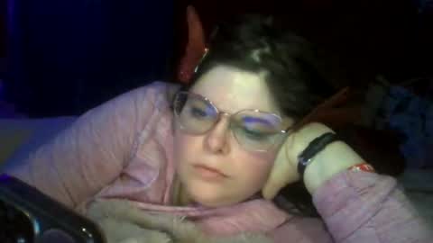 Snapshot of siofra chatting on 11.18.25 Siofra online show from 11.18.25