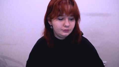 Snapshot of siren_dahlia_ chatting on 10.22.25 Mina online show from 10.22.25