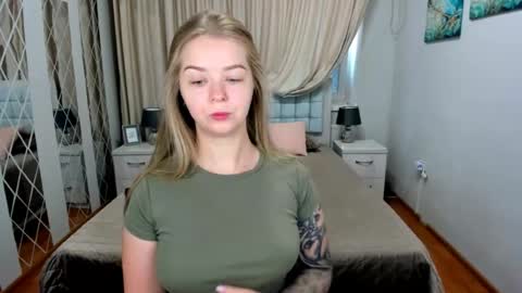 Snapshot of sirenabloom chatting on 07.22.26 SirenaBloom online show from 07.22.26