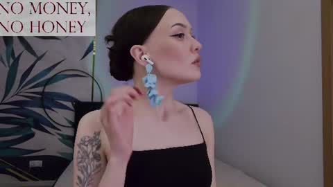 Snapshot of sirenaswhisper chatting on 06.10.26 Goddess Sirena online show from 06.10.26