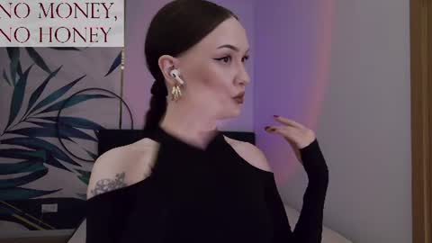 Snapshot of sirenaswhisper chatting on 06.16.26 Goddess Sirena online show from 06.16.26
