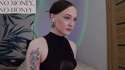 Snapshot of sirenaswhisper chatting on 07.21.26 Goddess Sirena online show from 07.21.26