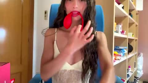 Sirens foxx online show from 06.06.26