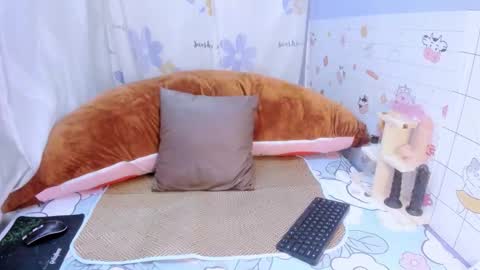 Snapshot of sisi_baby chatting on 09.30.25 julila online show from 09.30.25