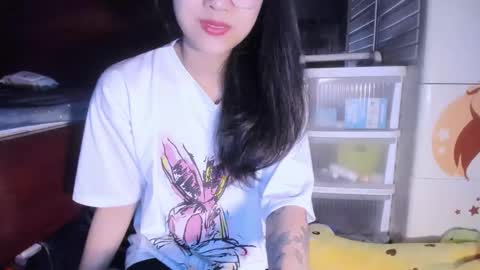 Snapshot of sisi_baby chatting on 10.07.25 julila online show from 10.07.25