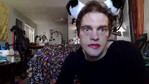 Snapshot of sissyemmalauren chatting on 10.08.25 sissyemmalauren online show from 10.08.25