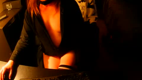 red online show from 11.17.25