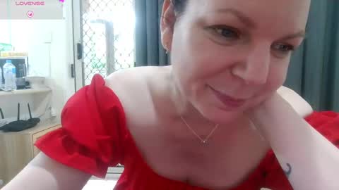 sizzlemewet online show from 12.10.24