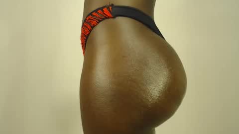 Snapshot of sizzly_ass chatting on 06.04.26 sizzly_ass online show from 06.04.26