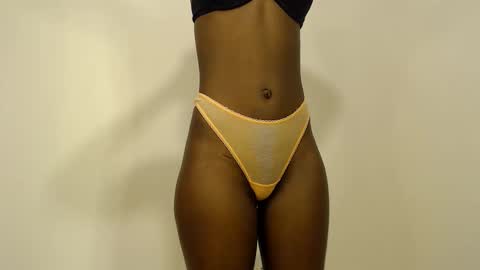 Snapshot of sizzly_ass chatting on 06.09.26 sizzly_ass online show from 06.09.26