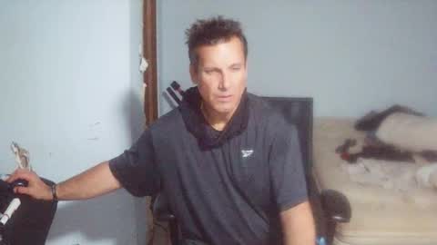 Snapshot of sizzzlenomics chatting on 10.25.25 SIZZZLENOMICS online show from 10.25.25