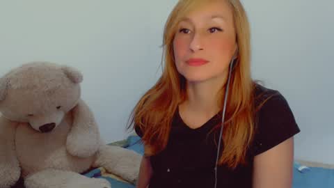 Snapshot of skarlett2072 chatting on 12.13.24 Arlett online show from 12.13.24