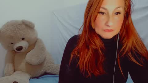Snapshot of skarlett2072 chatting on 02.21.25 Arlett online show from 02.21.25