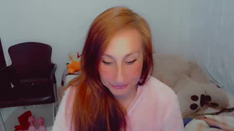 Snapshot of skarlett2072 chatting on 10.04.25 Arlett online show from 10.04.25