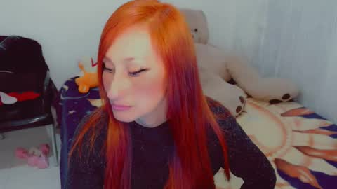 Snapshot of skarlett2072 chatting on 10.19.25 Arlett online show from 10.19.25