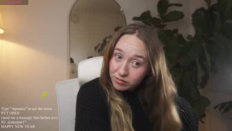 Im Scarlett  ONLINE  5pm-10pm NYC time  online show from 01.12.25