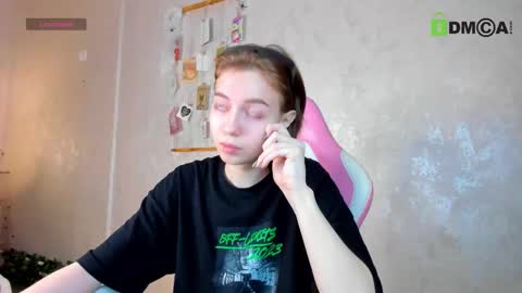 Snapshot of skelerata chatting on 11.21.25 Emily online show from 11.21.25