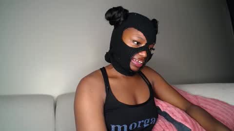 Snapshot of skimask_freak chatting on 03.08.25 Krystal Belle online show from 03.08.25