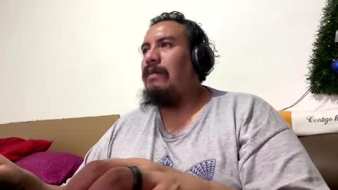 Snapshot of skinhell chatting on 01.31.25 Elias online show from 01.31.25