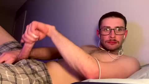 Snapshot of skinndick214 chatting on 09.26.25 daddy online show from 09.26.25