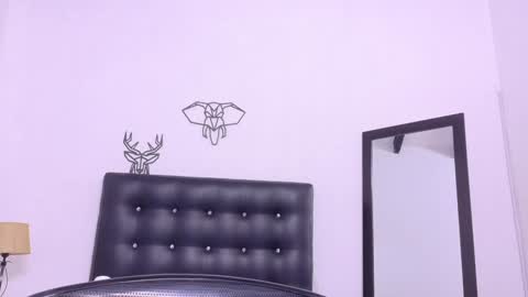 skinny_hottie18 online show from 01.03.25