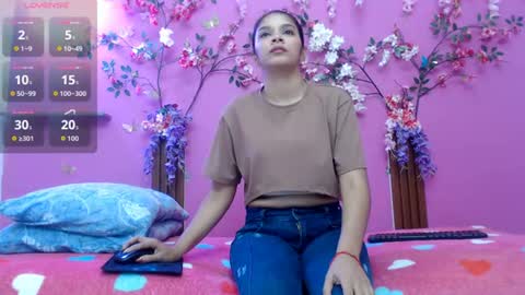 Snapshot of skinnybarbie022 chatting on 06.18.26 barbi online show from 06.18.26