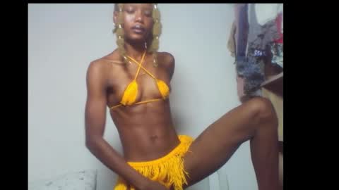 Snapshot of skinnybeauty1 chatting on 12.15.25 Linda independent model online show from 12.15.25