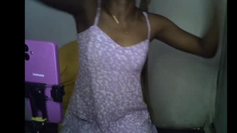Snapshot of skinnybeauty1 chatting on 04.19.26 Linda independent model online show from 04.19.26
