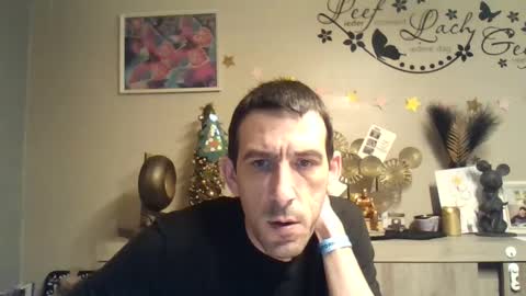 SkinnyBigCock2 online show from 12.16.24