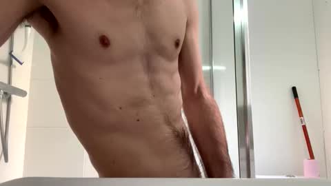 Snapshot of skinnybigdk chatting on 12.19.24 skinnybigdk online show from 12.19.24