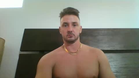 Snapshot of skinnyguylongdick1 chatting on 09.21.25 skinnyguylongdick1 online show from 09.21.25
