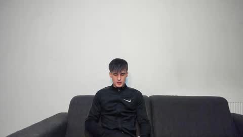 Snapshot of skinnyguywithbigd chatting on 12.19.24 skinnyguywithbigd online show from 12.19.24