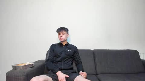 Snapshot of skinnyguywithbigd chatting on 12.22.24 skinnyguywithbigd online show from 12.22.24