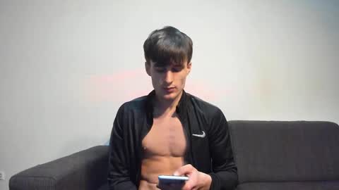 Snapshot of skinnyguywithbigd chatting on 01.06.25 skinnyguywithbigd online show from 01.06.25