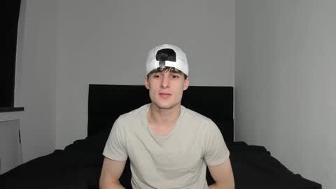 Snapshot of skinnyguywithbigd chatting on 12.02.25 skinnyguywithbigd online show from 12.02.25