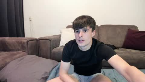 Snapshot of skinnyguywithbigd chatting on 04.14.26 skinnyguywithbigd online show from 04.14.26