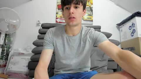 Snapshot of skinnyguywithbigd chatting on 05.14.26 skinnyguywithbigd online show from 05.14.26