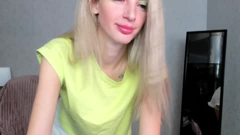 Snapshot of skinnyladyy chatting on 02.07.25 Skinnyladyy online show from 02.07.25