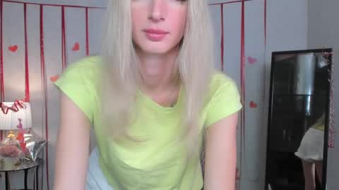 Snapshot of skinnyladyy chatting on 02.22.25 Skinnyladyy online show from 02.22.25