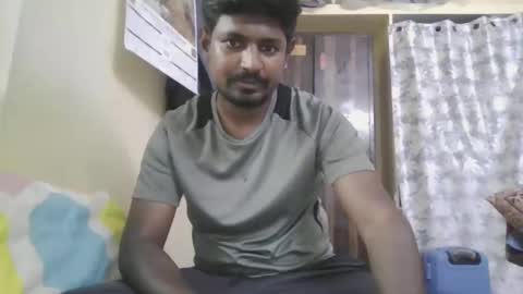 Snapshot of sklavepappu143 chatting on 05.22.26 Indianslut1431 online show from 05.22.26